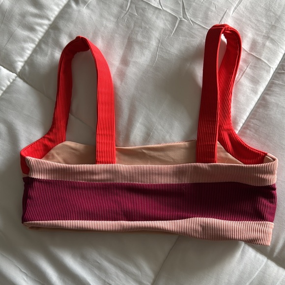 Colorblock Ribbed Crop Top - Picture 3 of 3